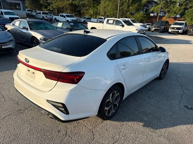 Used 2021 Clear White Kia LXS image 3