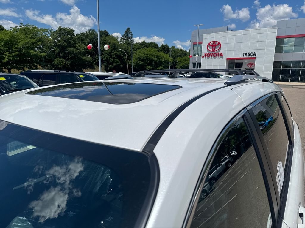 New 2026 Wind Chill Pearl Toyota Platinum image 47