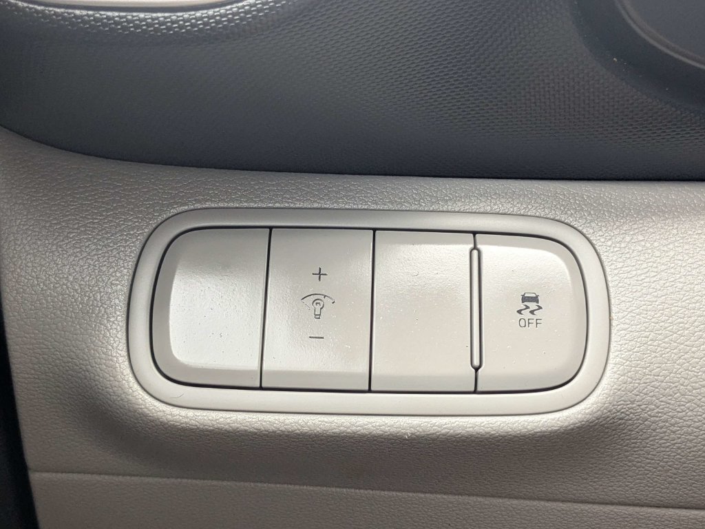 Used 2023 Gray Hyundai SEL image 29