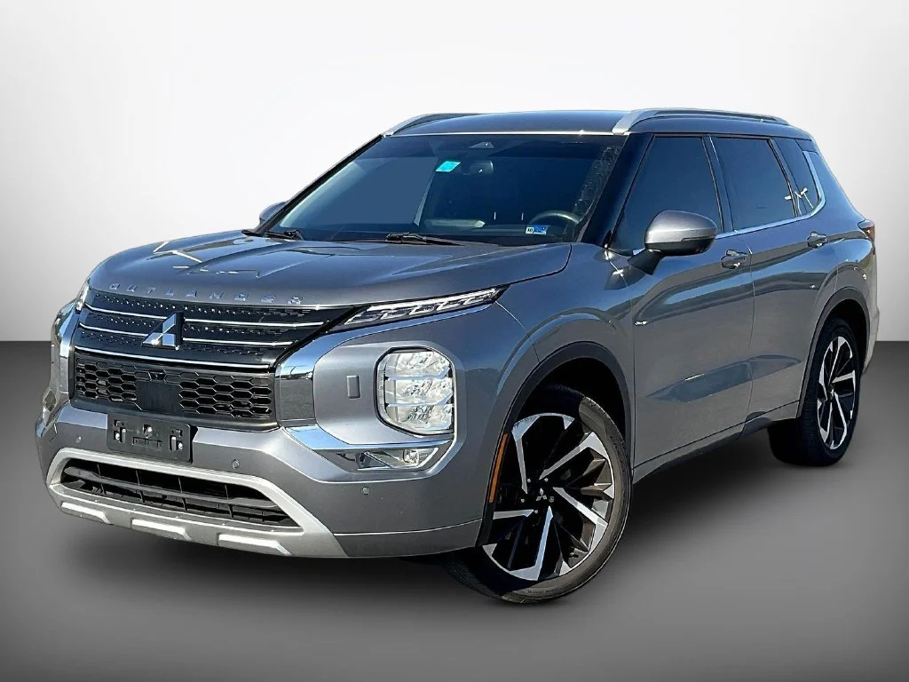 Used 2022 Alloy Silver Metallic Mitsubishi SEL image 3