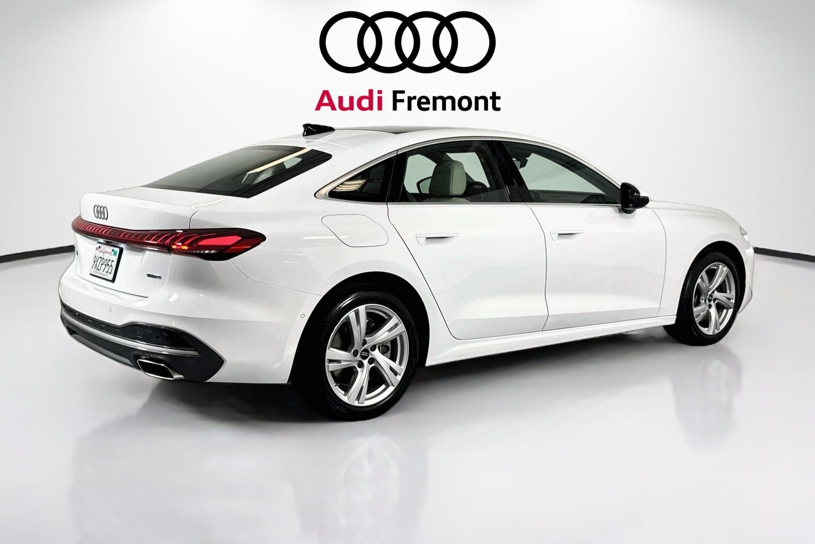 Used 2025 Arkona White Audi Premium image 5