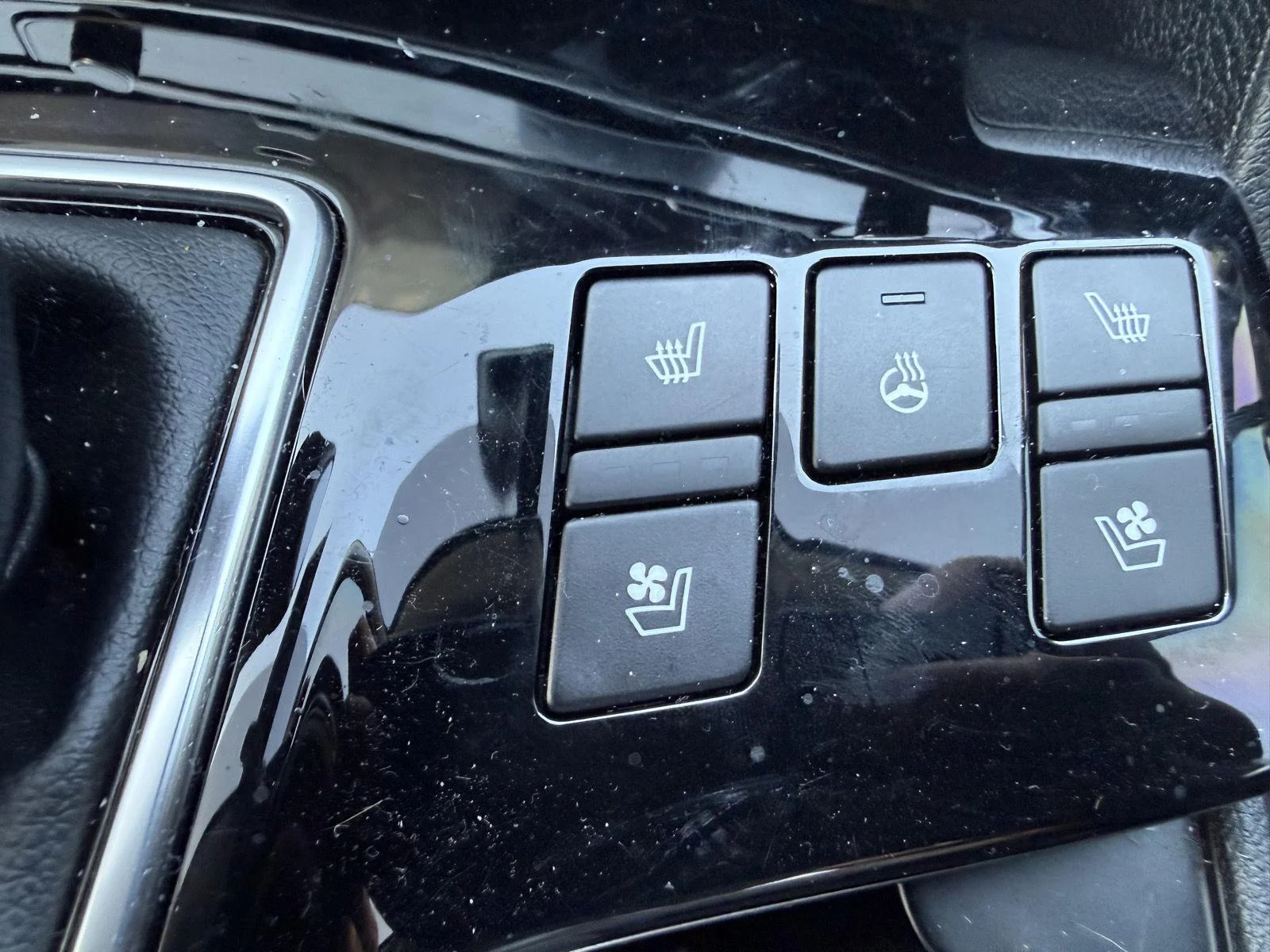 Used 2024  Kia SX-Prestige image 11