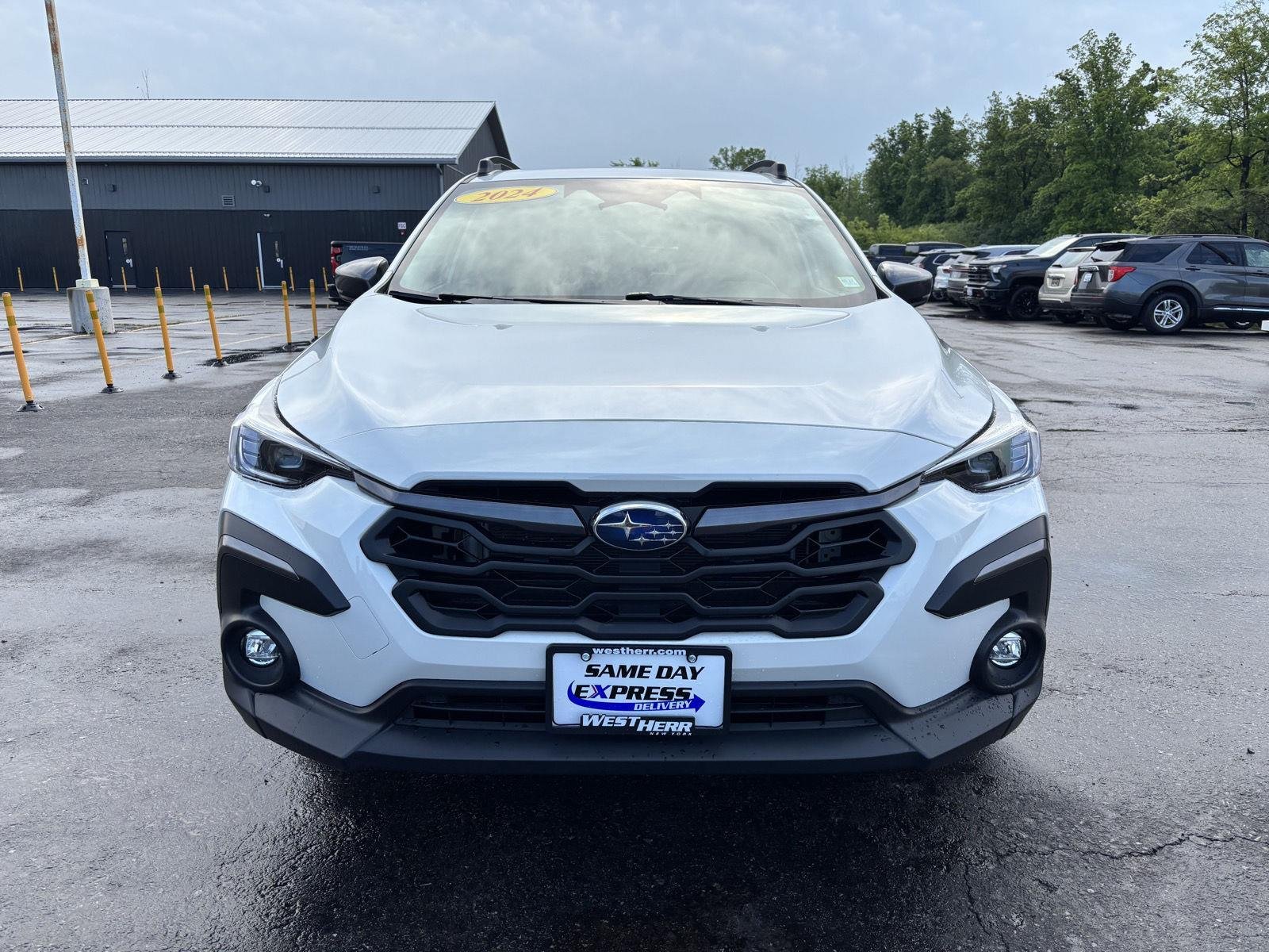 Used 2024 Crystal White Pearl Subaru Limited image 2