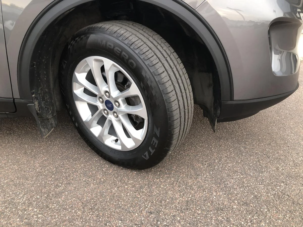 Used 2021 Grey Ford SE AWD image 9