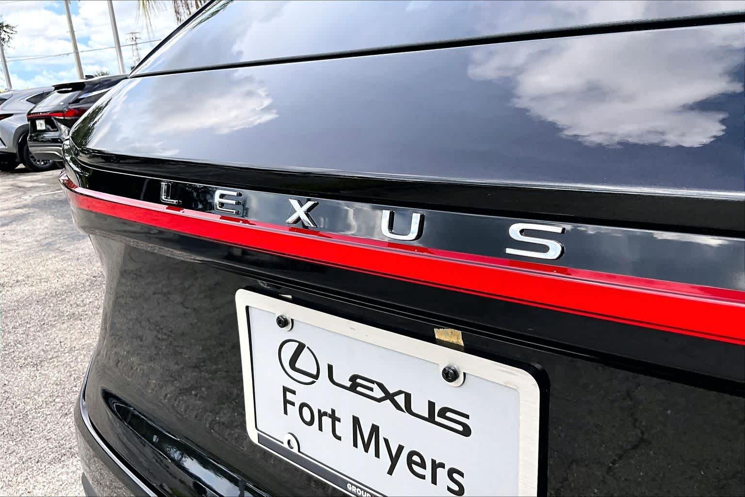 Certified Used 2025 CAVIAR Lexus  image 31