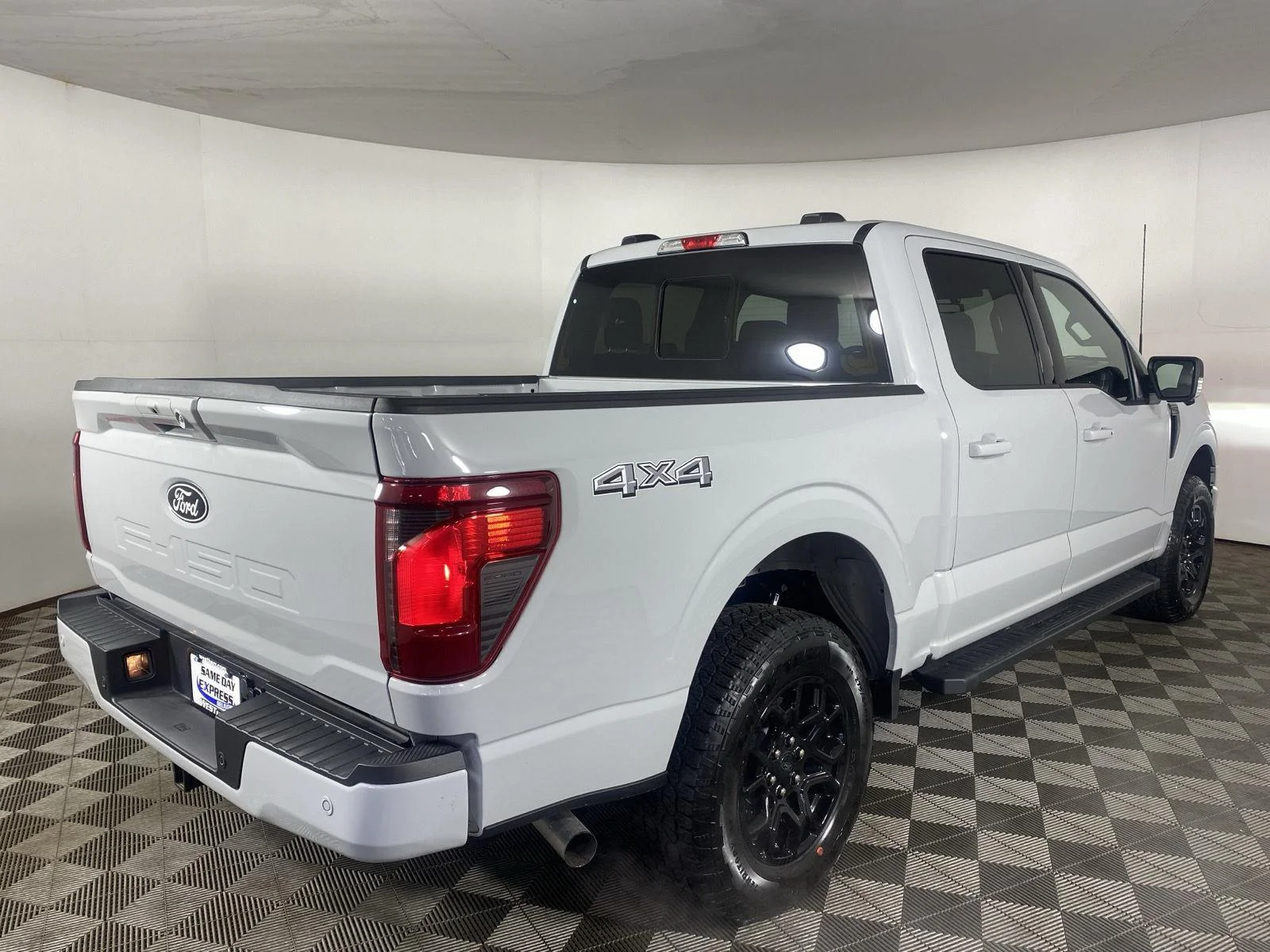 New 2026 Avalanche Ford XLT image 10