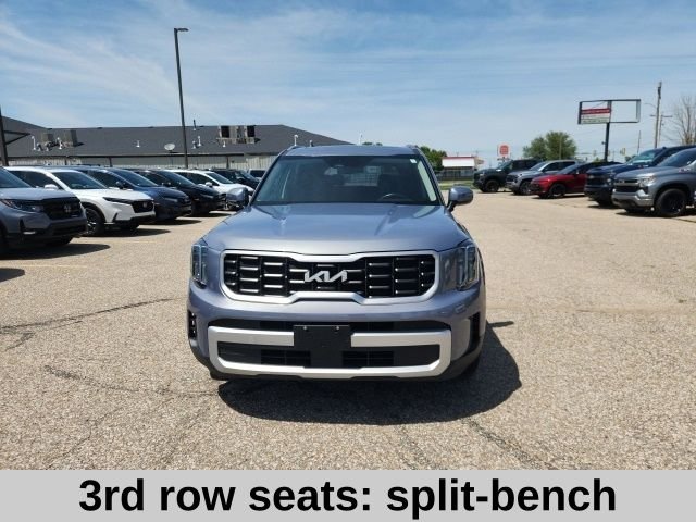 Used 2025 Silver Kia S image 14