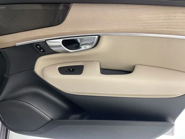 2026 Volvo XC90 Plus - Photo 46