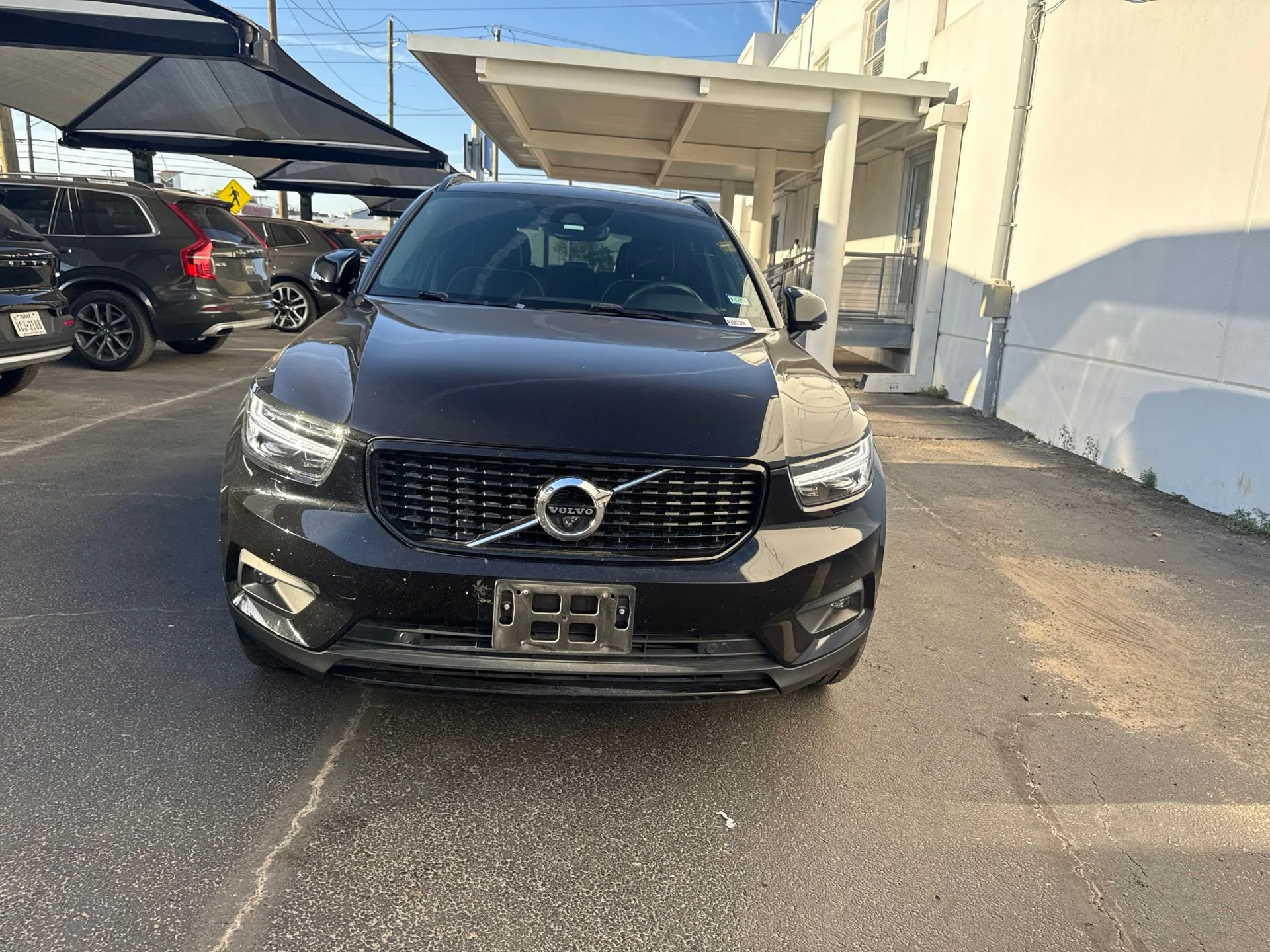 YV4162UM8M2542384