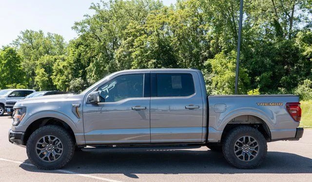Used 2025 Gray Ford Tremor image 9
