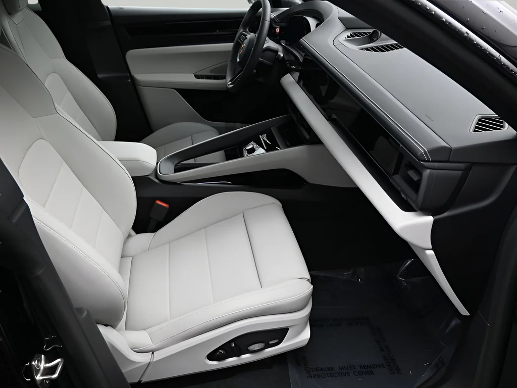 2025 Porsche Macan S - Photo 12
