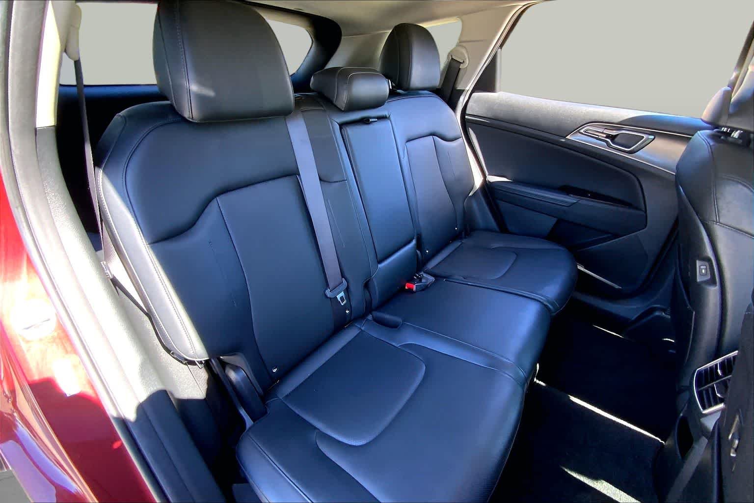 Used 2023 Dawning Red Kia SX image 19