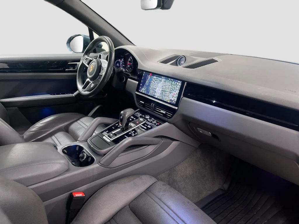 Used 2019 Biscay Blue Metallic Porsche  image 29