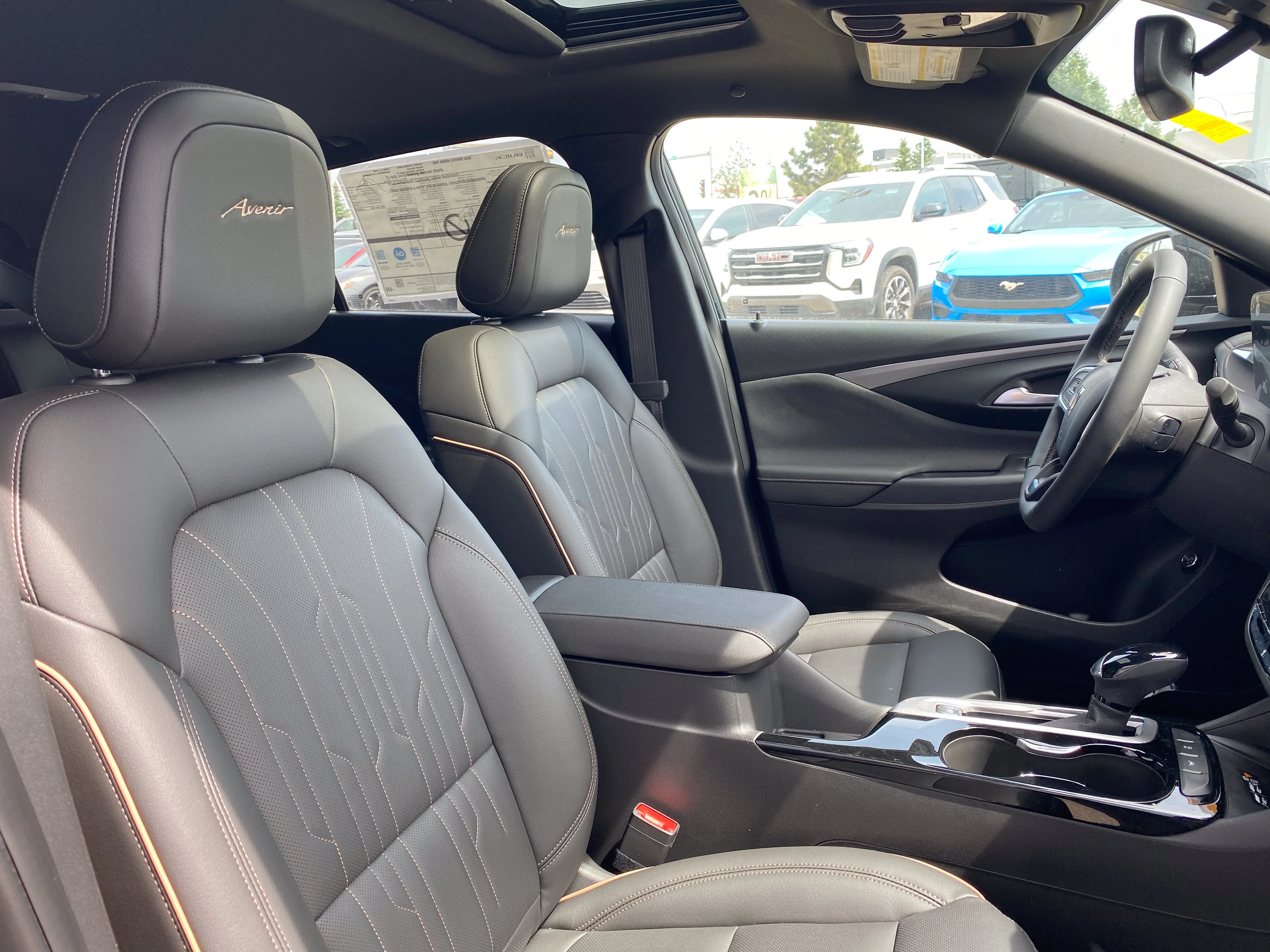 New 2026 EBONY TWILIGHT METALLIC Buick Avenir image 29