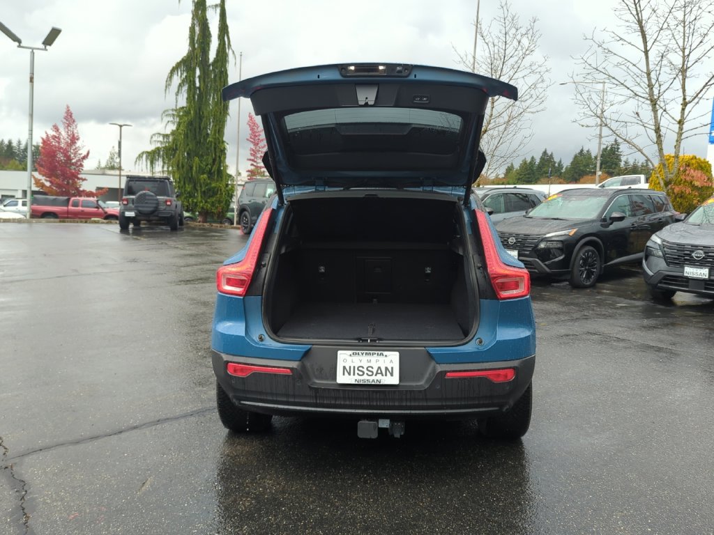 Used 2023 Blue Volvo Twin Plus image 17