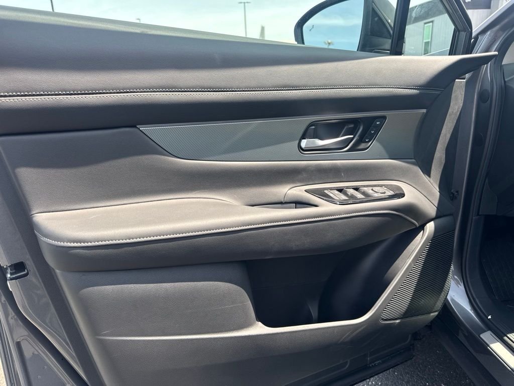 New 2026 Gun Metallic Nissan Platinum image 19