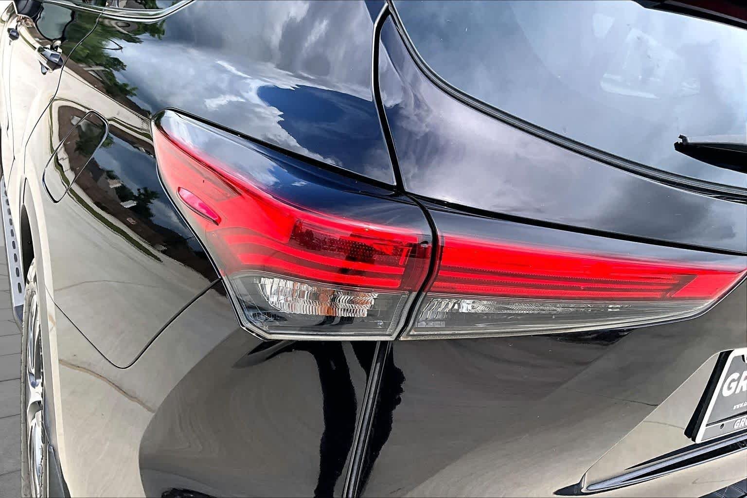 Used 2022 Opulent Amber Toyota XLE image 25