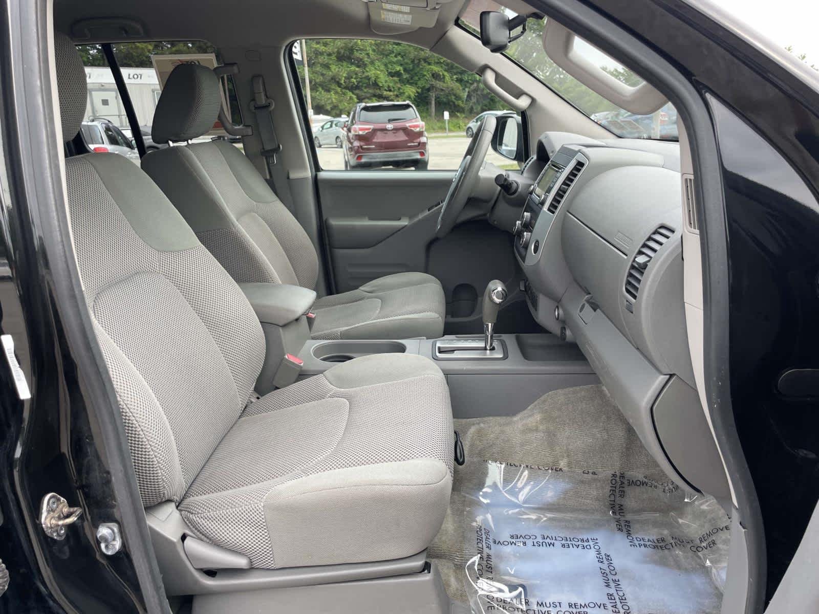Used 2015 Super Black Nissan SV image 19