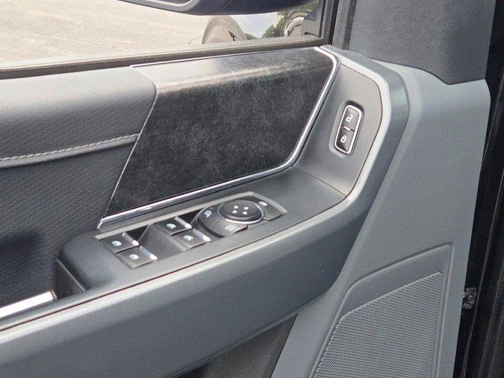 Used 2023 Agate Black Ford XLT image 19