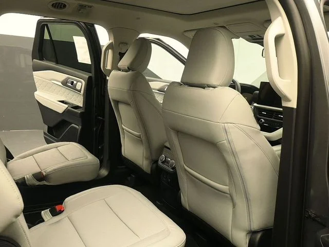 New 2026 Gray Ford Platinum image 18