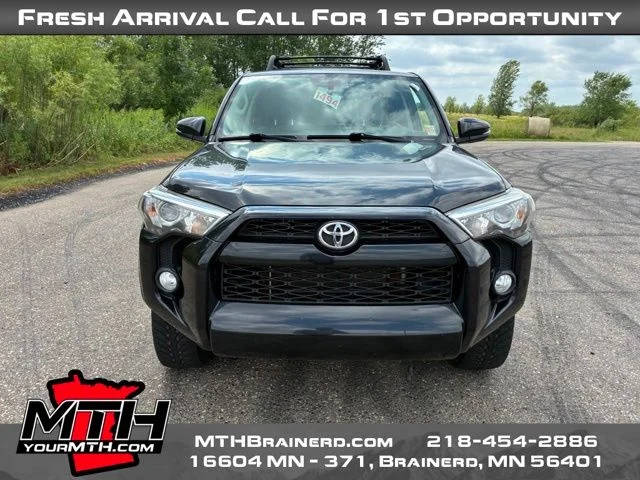 Used 2016 Black Toyota SR5 image 3