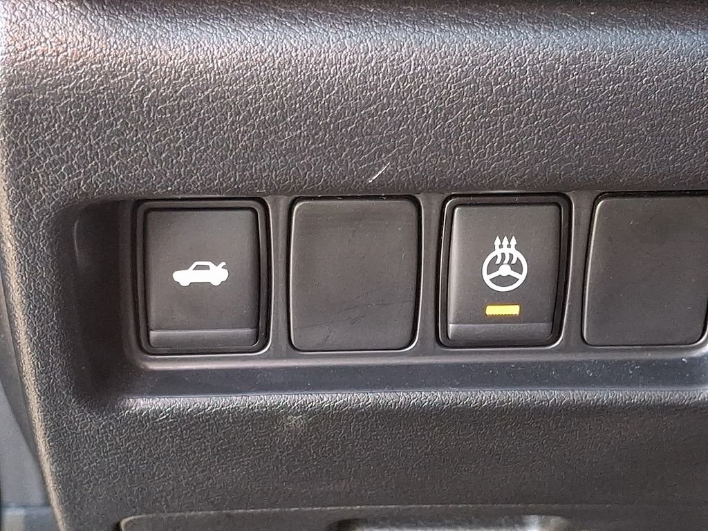 Used 2020 Black Nissan 3.5 SL image 27