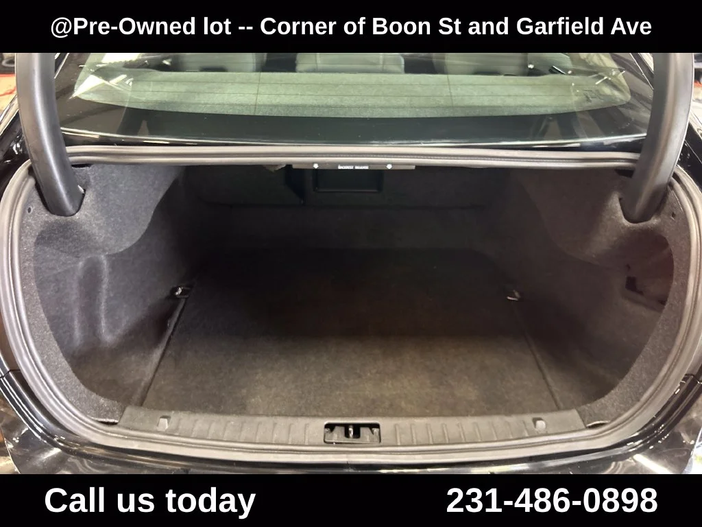 Used 2013  Volvo T5 image 23