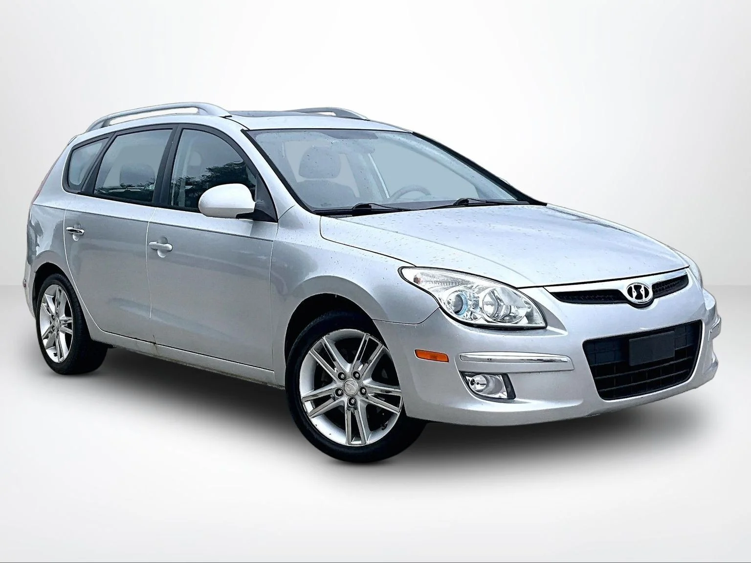 Used 2011 Silver Hyundai SE image 11