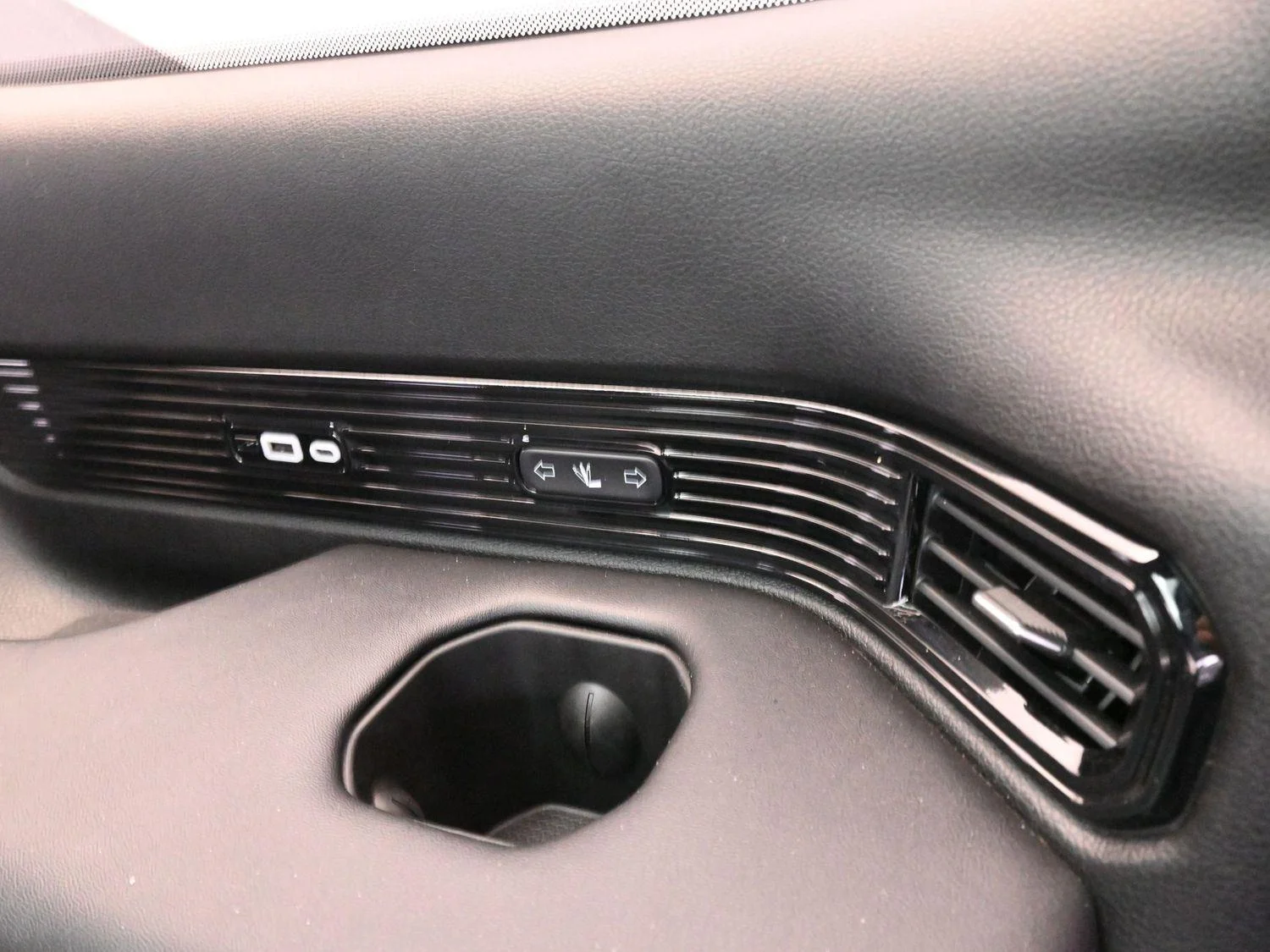 Used 2024 Black Jeep Series III Obsidian image 37