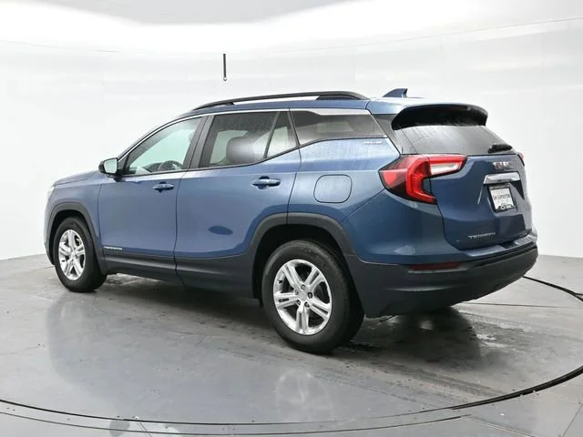 Used 2024 Downpour Metallic GMC SLE image 5