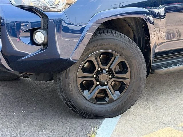 Used 2019 Blue Toyota SR5 Premium image 29