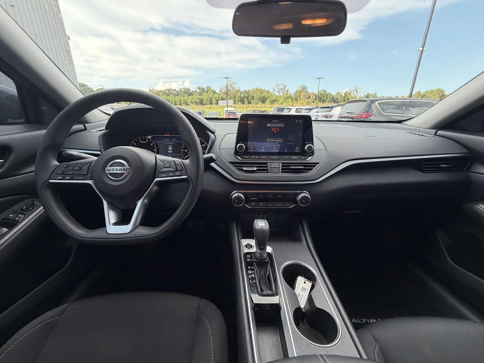 Used 2022 Gun Metallic Nissan 2.5 SV image 7