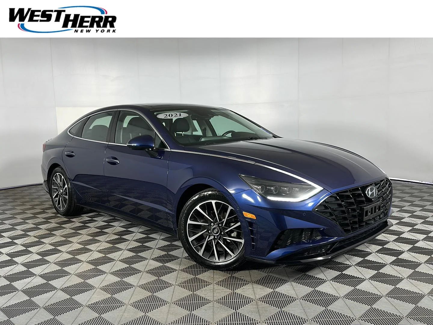 Used 2021 Stormy Sea Hyundai Limited image 1