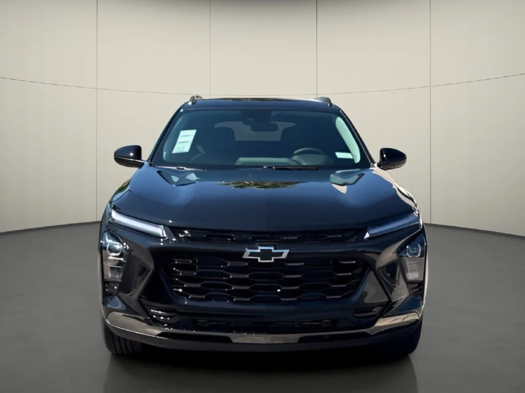 New 2026 Mosaic Black Metallic Chevrolet ACTIV image 2
