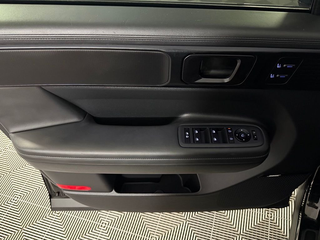 Used 2025 Black Hyundai Calligraphy image 32