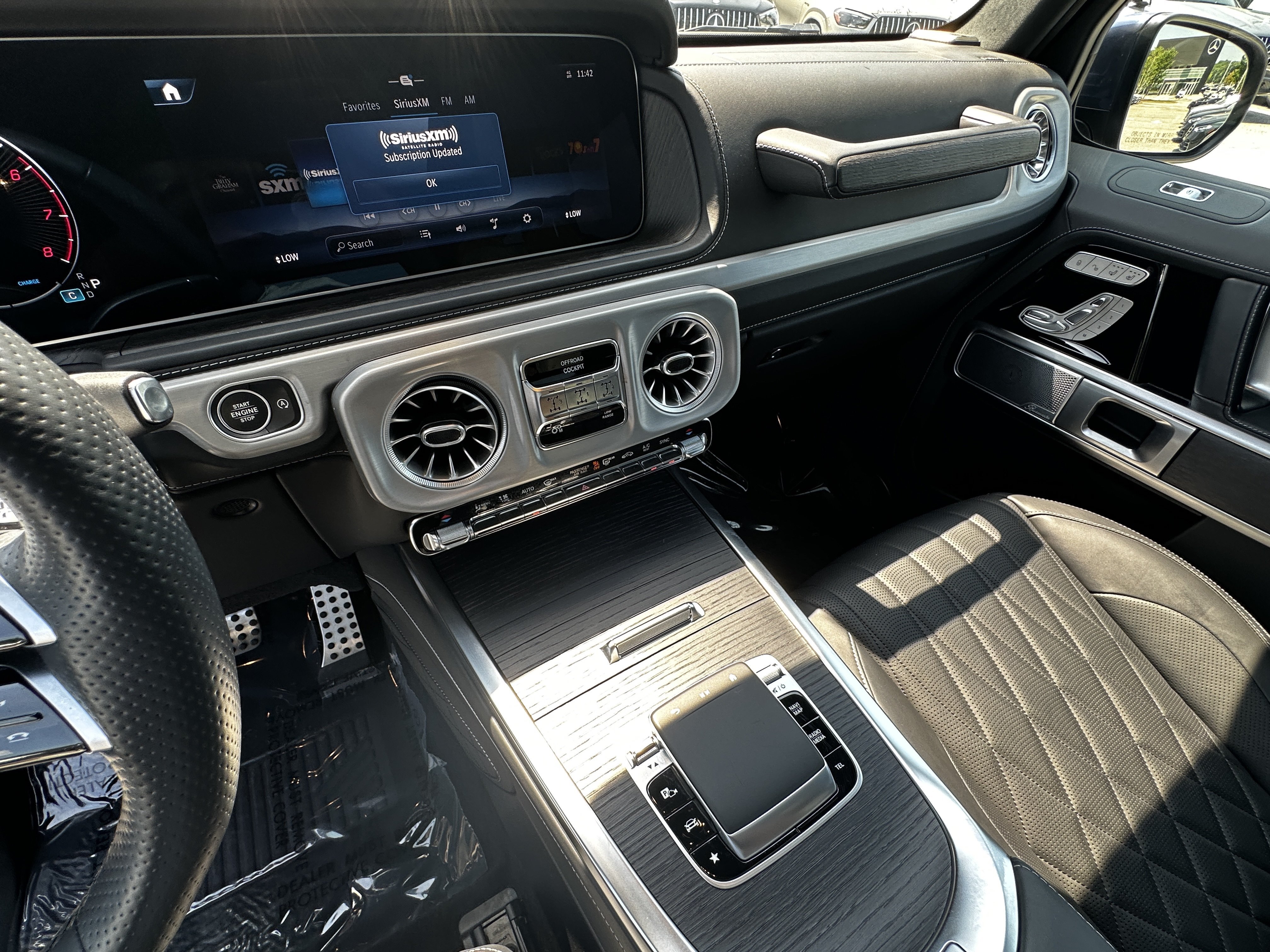 Certified Used 2025 Blue Mercedes-Benz G 550 image 31