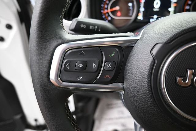 Used 2025 White Jeep Sahara image 29
