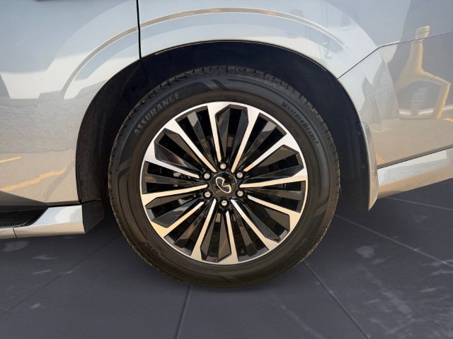 Used 2025 Silver INFINITI SENSORY image 47