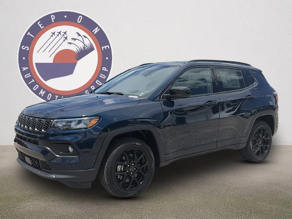 New 2026 Fathom Blue Pearl-Coat Exterior Paint Jeep Latitude image 2