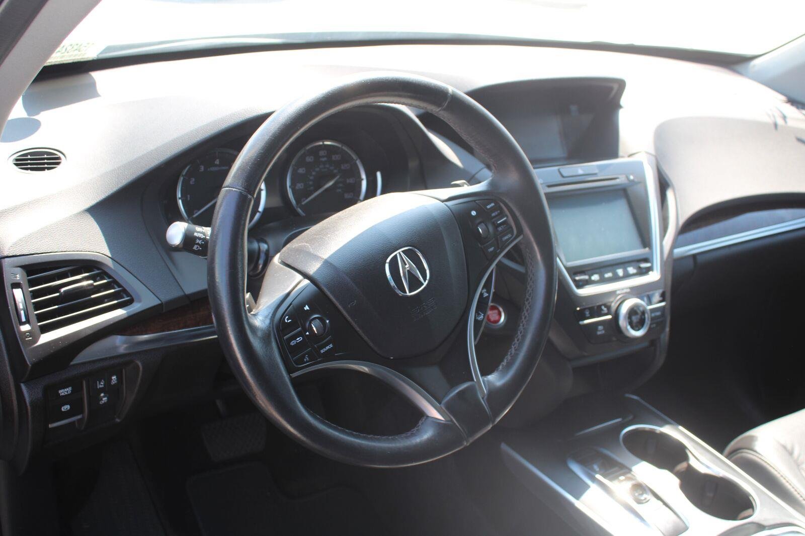Used 2018 White Diamond Pearl Acura w/Technology Pkg image 9