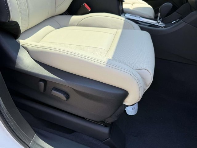 New 2026 CRYSTAL WHITE PEARL Subaru Limited 7-Passenger image 9