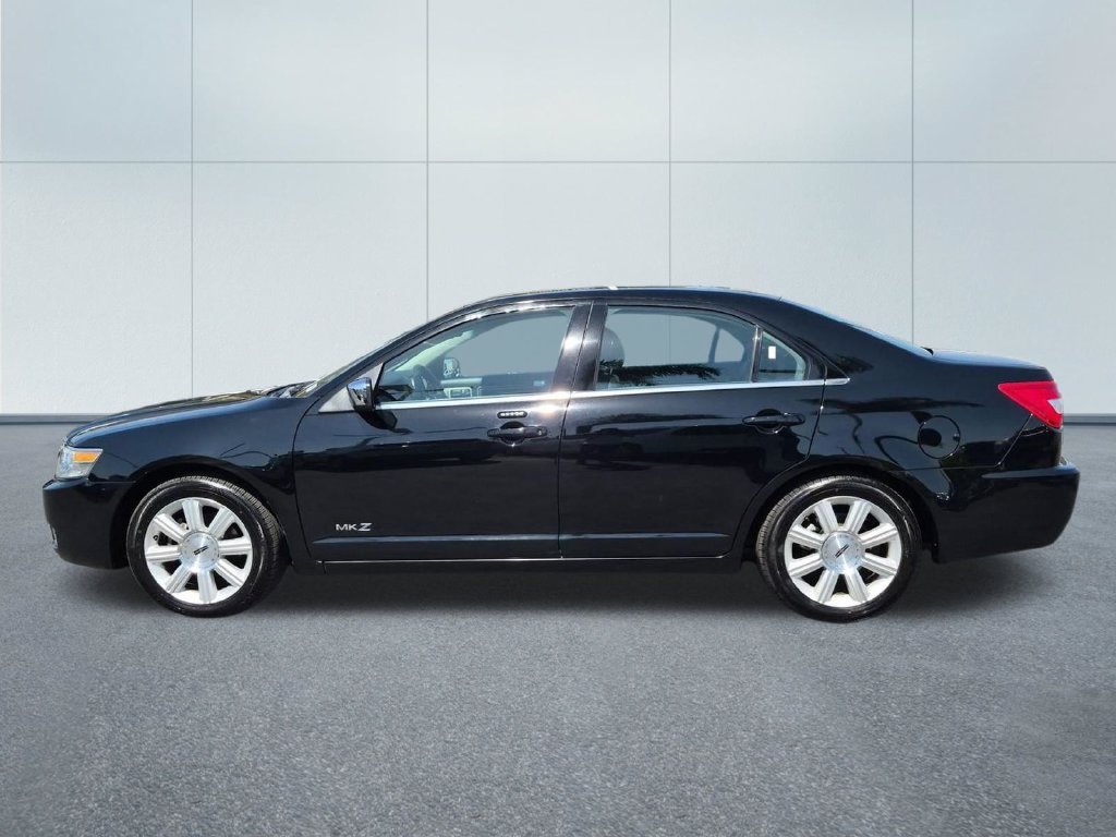 Used 2008 Black Lincoln Base image 3