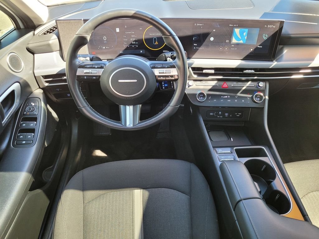 Used 2024 White Hyundai SEL image 13