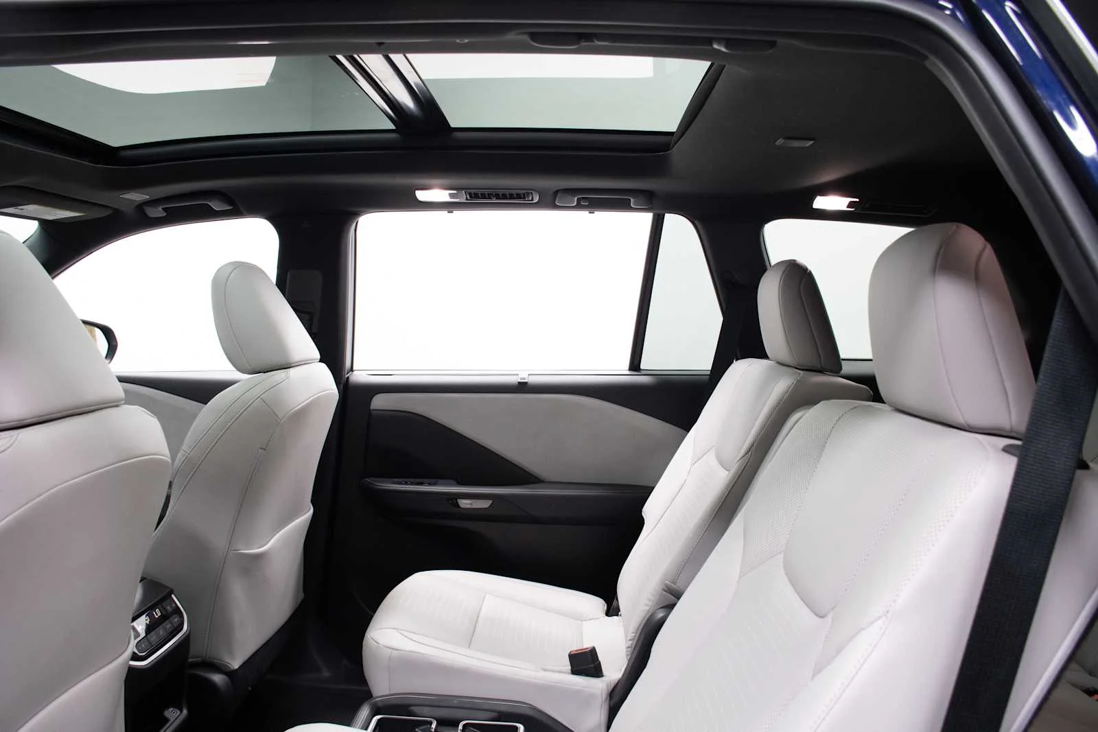 Used 2025 Nightfall Mica Lexus Premium image 11