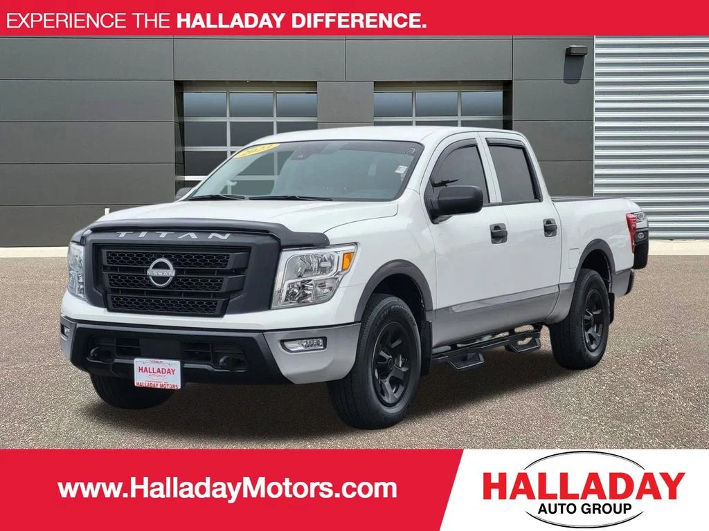 2023 Nissan Titan S 4X4 Crew Cab's photo