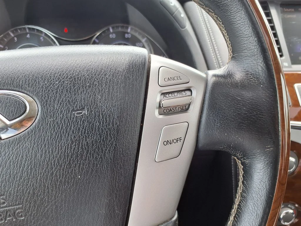 Used 2019 Black INFINITI LUXE image 28