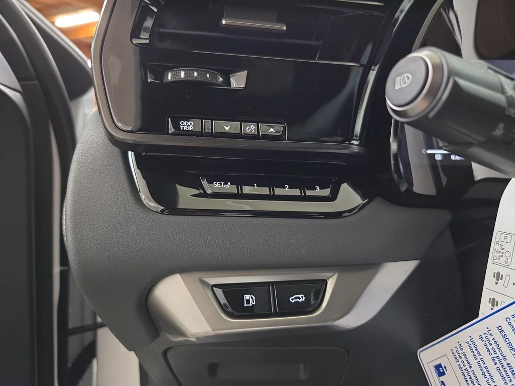 New 2026 Eminent White Pearl Lexus PREMIUM image 24