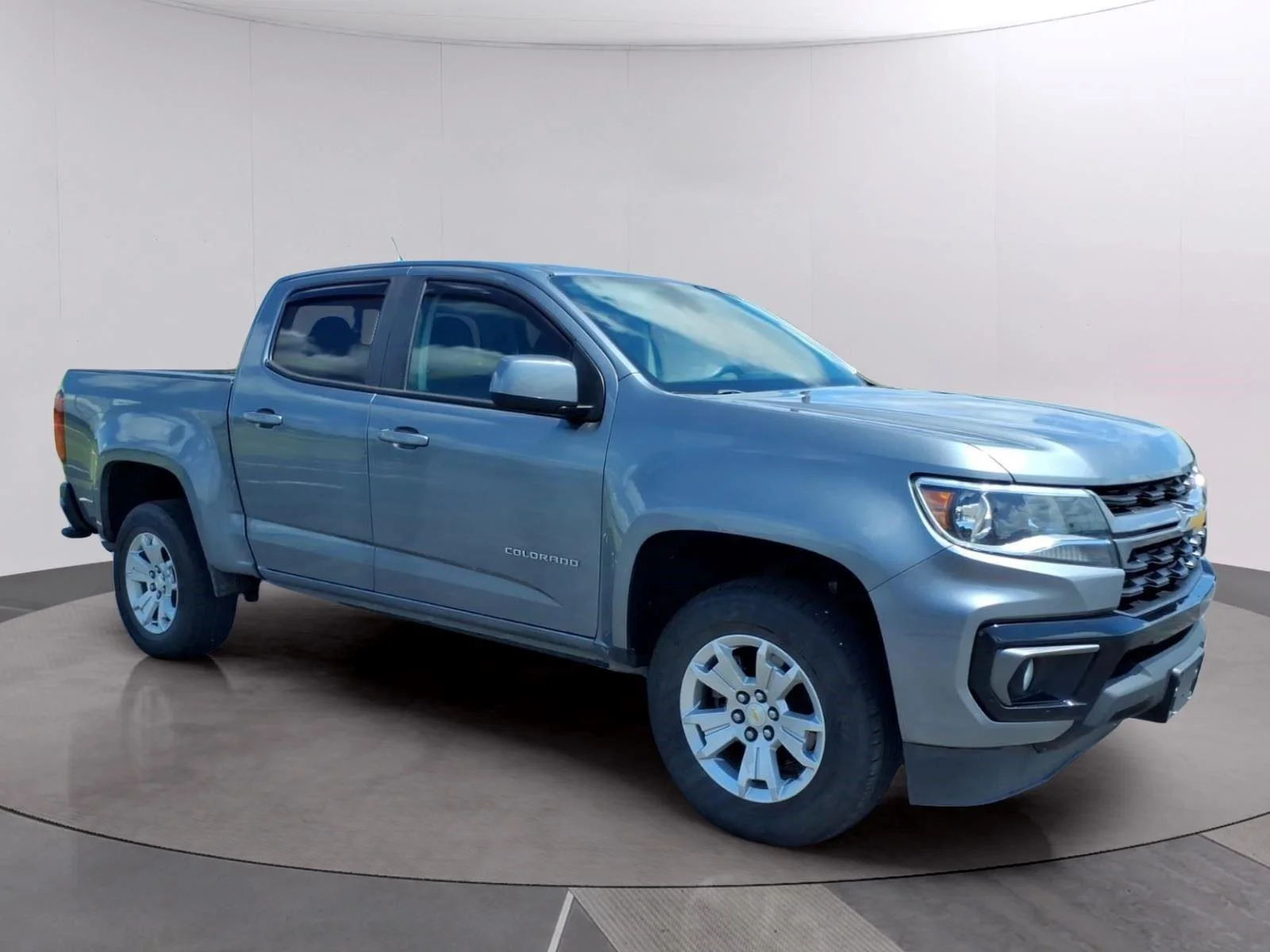 Used 2021 SATIN STEEL METALLIC Chevrolet 2WD LT image 7