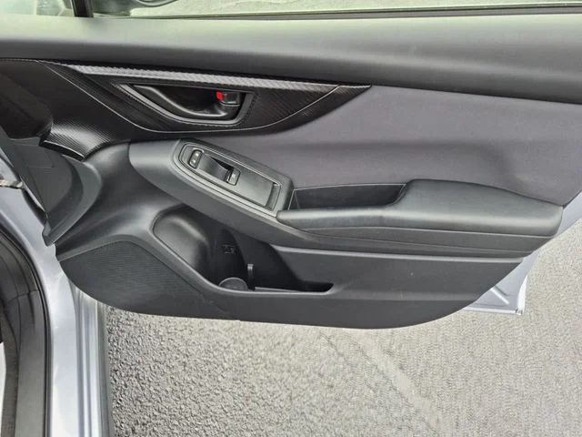 Used 2018 Silver Subaru 2.0i Premium image 32