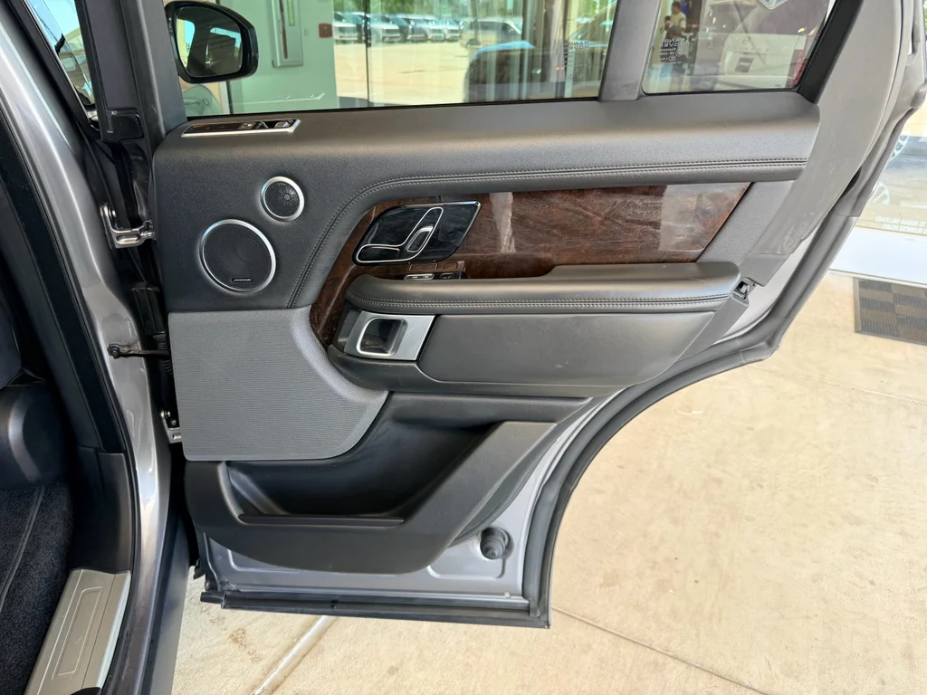 Used 2021 Eiger Grey Metallic Land Rover Westminster image 25